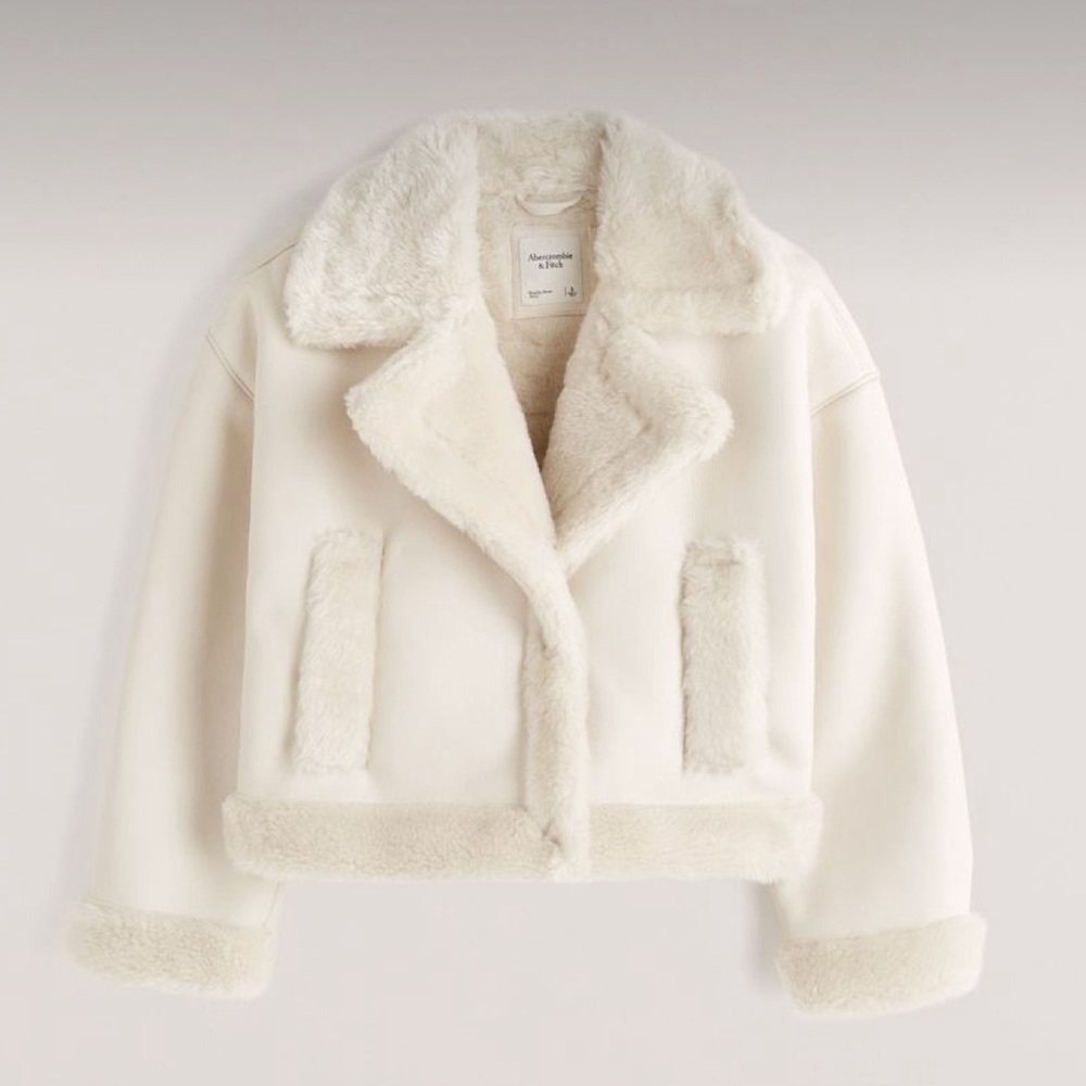 Abercrombie & Fitch Women's
Oversized Short Sherpa-Lined Vegan Leather Coat